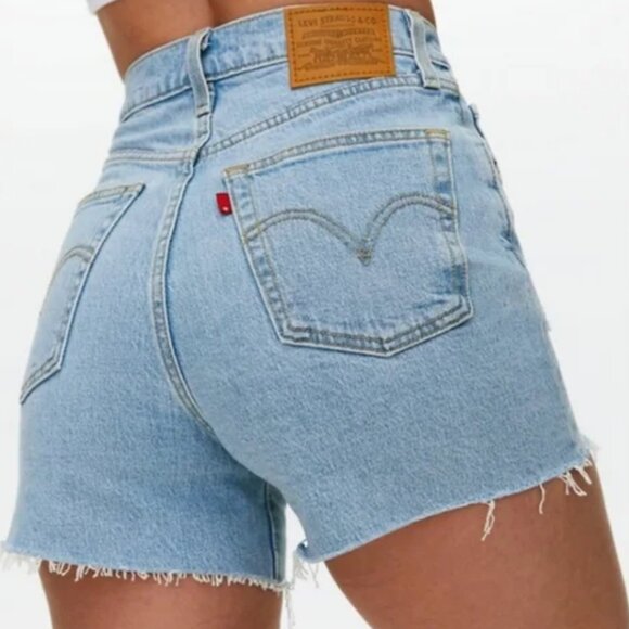 Levi’s Ribcage Denim High Rise Shorts - Size 26 - Picture 3 of 4